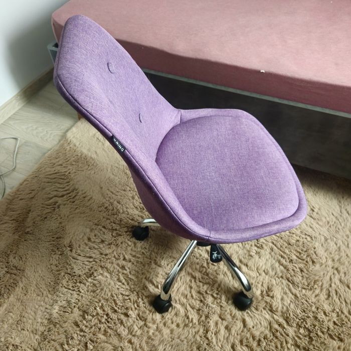 Vand scaun de birou.