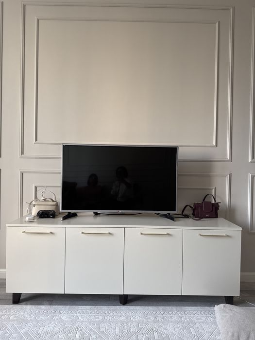 Телевизор LG.