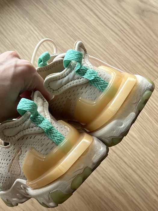 Vând Nike W React Vision