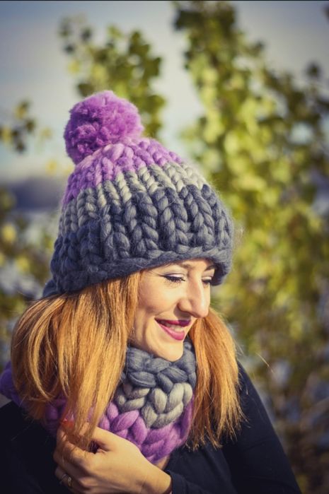 Шапка, шал, яка и ръкавици от мериносова вълна за подарък