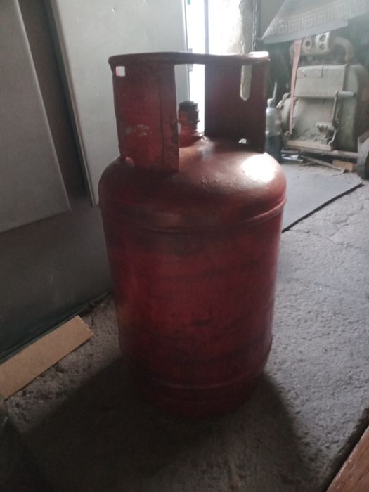 Продаю газовые баллоны