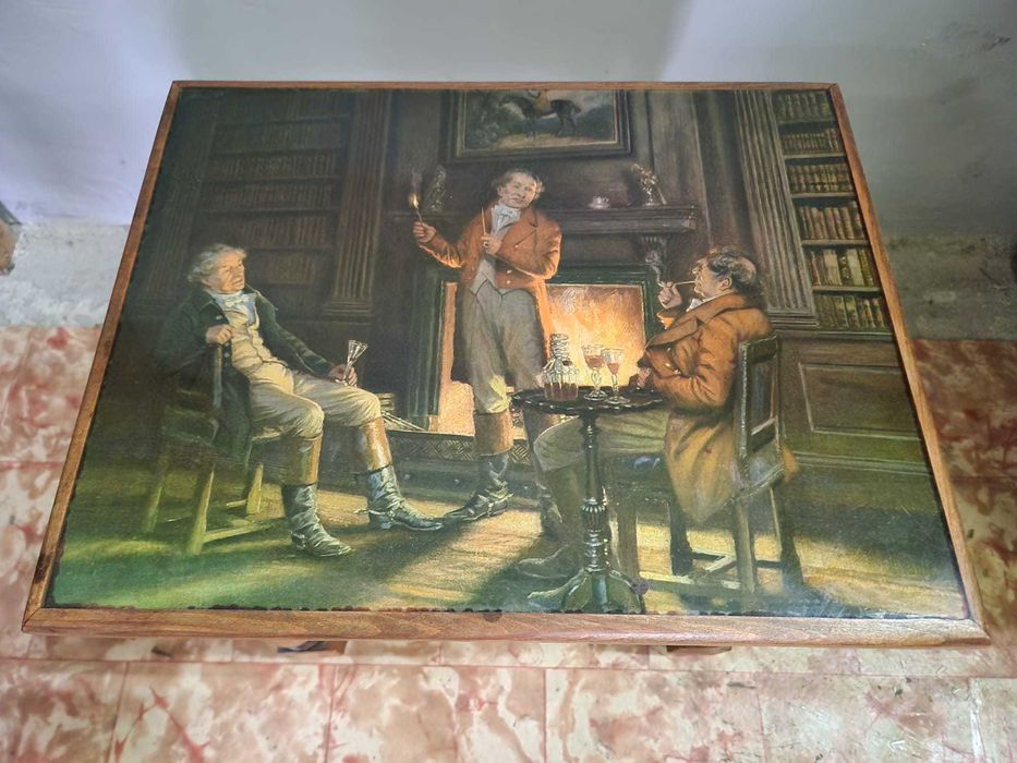 Тройка помощни маси тип зигон с живописни сцени