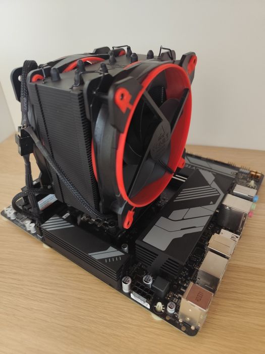 Kit CPU Ryzen 7950X  și placa de baza