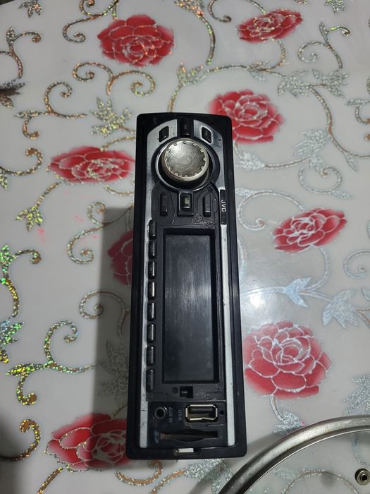 Авто магнитола jvg