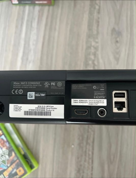 xbox 360 E model 2014 , HDD 250 jucarii ptr copii