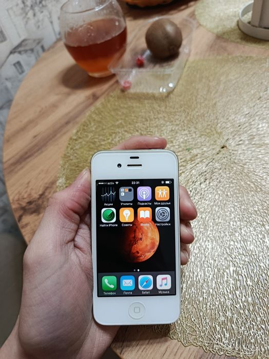 Продам Iphone 4s 32gb