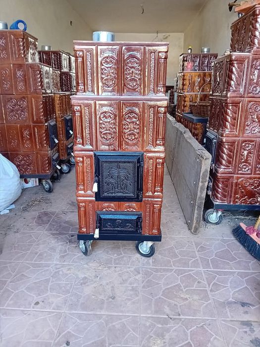 Sobe teracotă, asamblate pe cadru de fier mai exact vinclu și roți mob