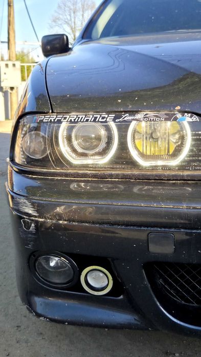 Е39 2.0 150 HP седан на части или цяла. В движение до края на април.