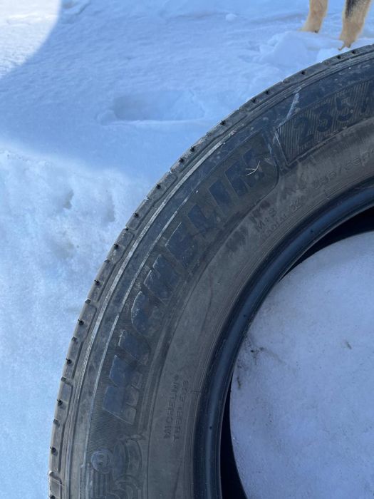 Срочно продаю шины 235/65 R18
