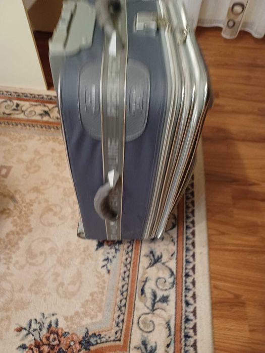 Куфар на колела за път и туризъм