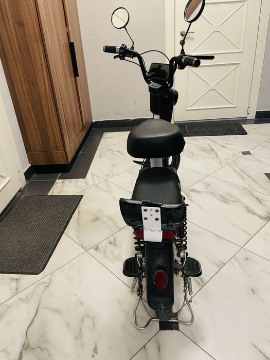 Продаю электроскутер 450 ват