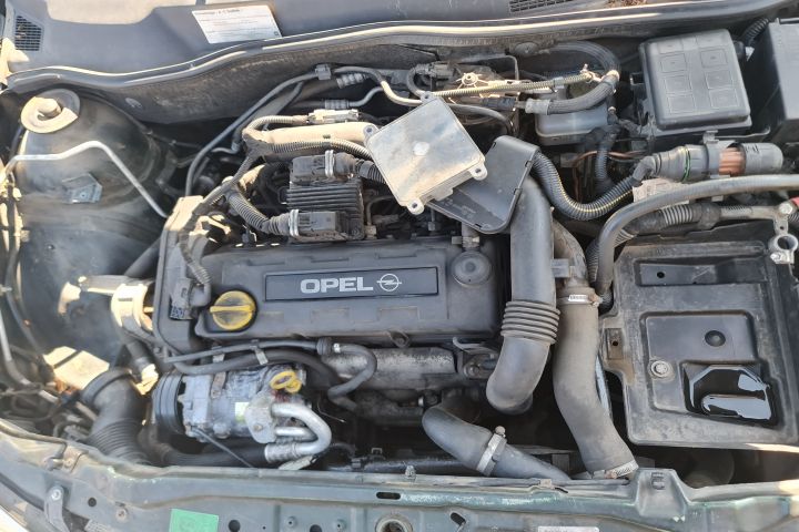 Grila stergatoare Opel Astra G