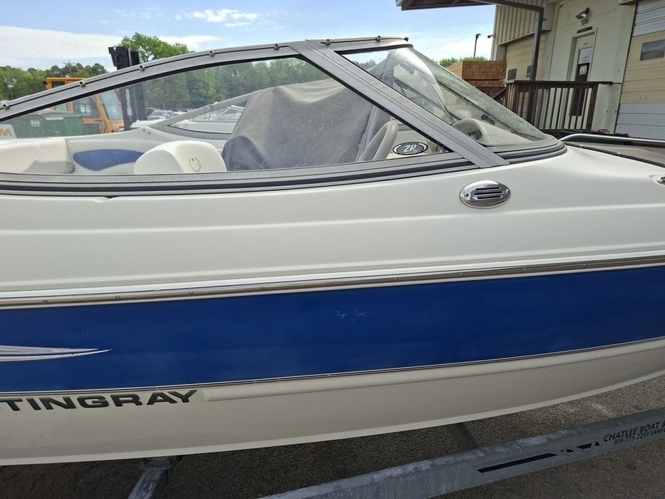 Катер stingray190