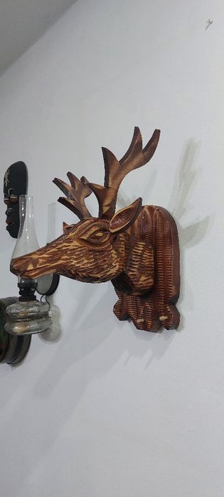 Decoratiun pe perete trofeu caprioara, urs,mistret,cerb.