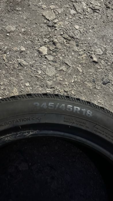 Продам комплект зимних шин R18