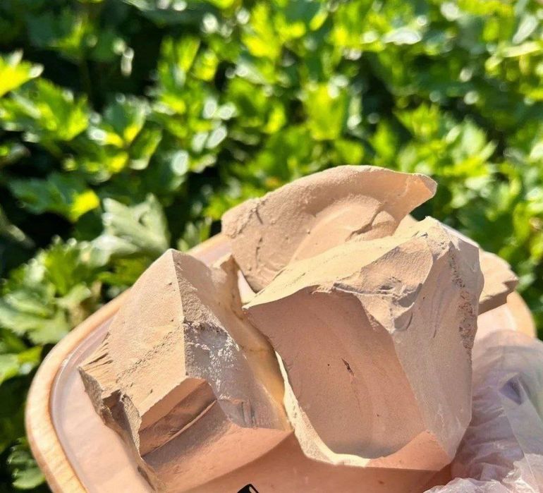 Gilvata glina Mel , Гулвата глина мел