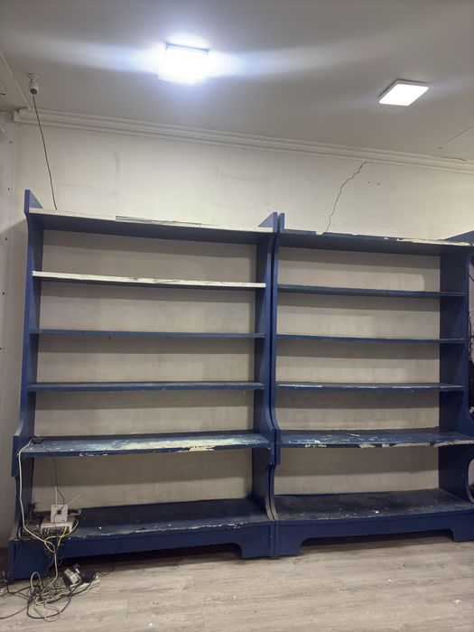 Срочно витрина сотилади прочный бакувватхар битта по 150кг ча кутаради