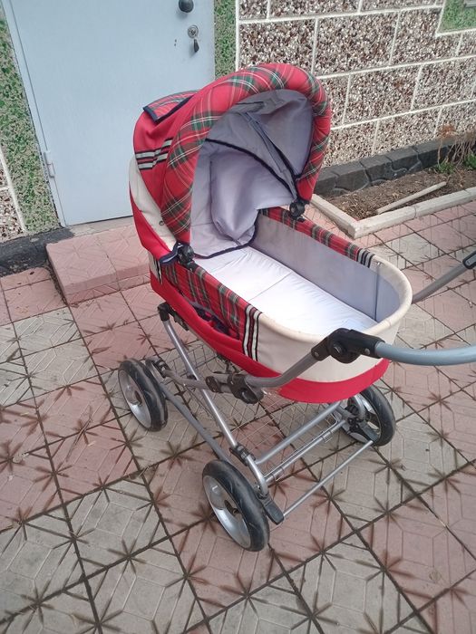 Детская коляска д/у в отличном состоянии