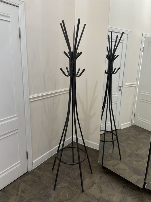 Напольная вешалка