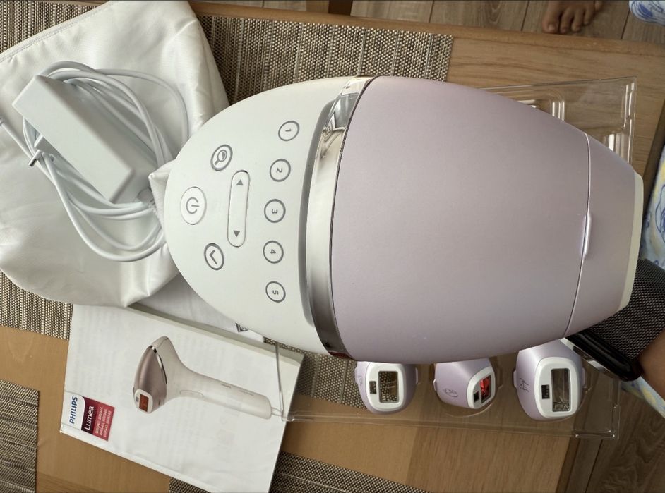 Фотоепилатор Fhilips BRI 977/00 Lumea