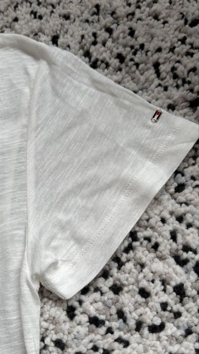 Нова дамска тениска лиосел Tommy Hilfiger размер S