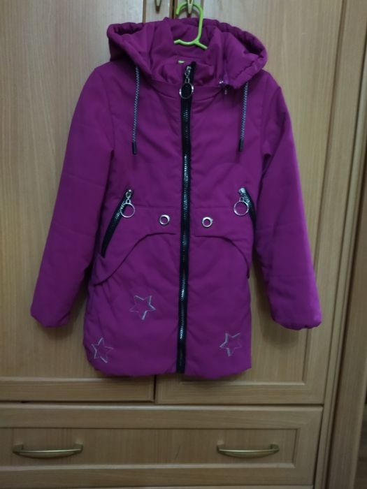 Продам  на девочку 7-8 лет