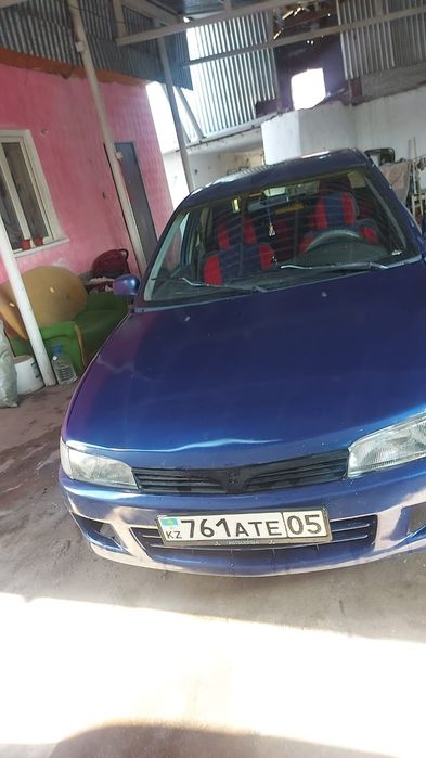 Mitsubishi автомобиль