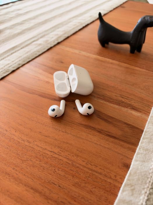 Apple Airpods 3 (трето поколение)