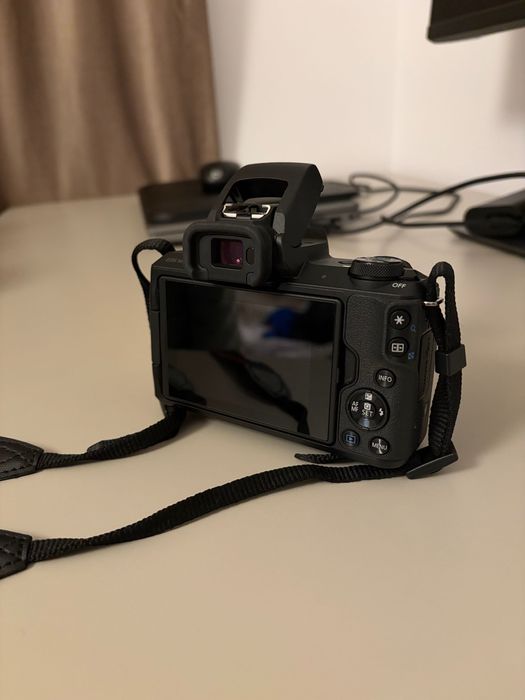 Canon EOS M50 + obiectiv EF-M 15-45mm IS STM (Kit) – 24.1MP, 4K, Wi-Fi