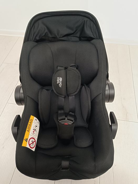 Scoică auto bebe Britax Römer i-Size, stare foarte bună