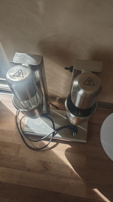 Машина за шейкове и фрапе