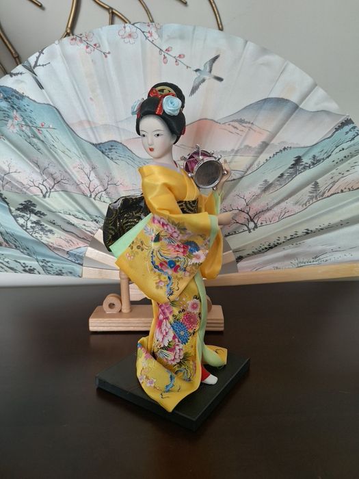 Colecție 6 figurine gheișe 25 cm – costume textile, colecție decorativă
