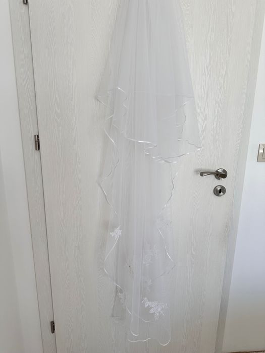 Булчинска рокля и воал