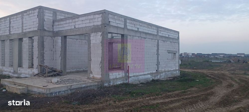 Săbăreni, casă la rosu 116 mp utili, curte 607 mp