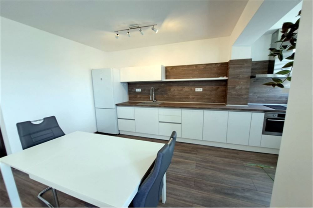 Дава се под наем Двустаен апартамент в Варна, Гранд Мол Варна - 70 кв.м за 433.5 € - Снимка #4