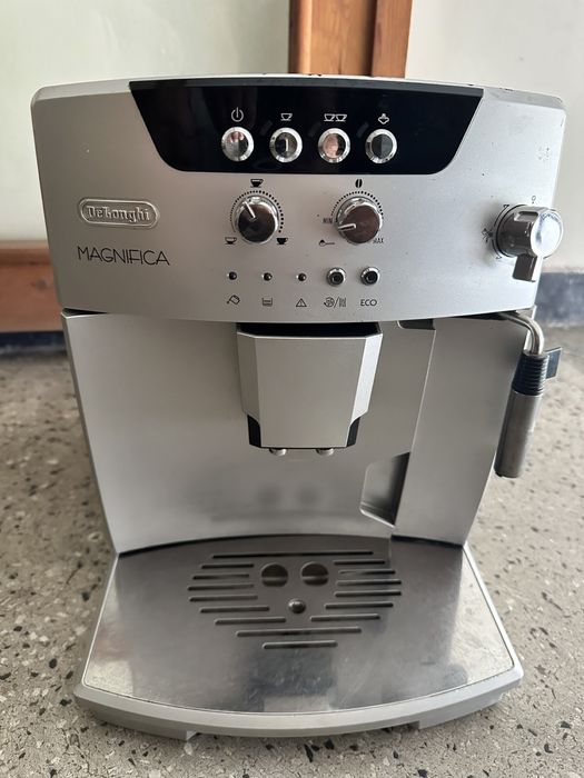 Delonghi Magnifica кафемашина за части кафеавтомат