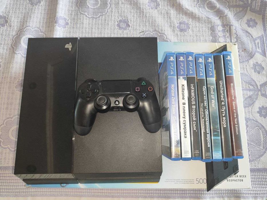 Продается PS4 (500 гб) + 7 игр