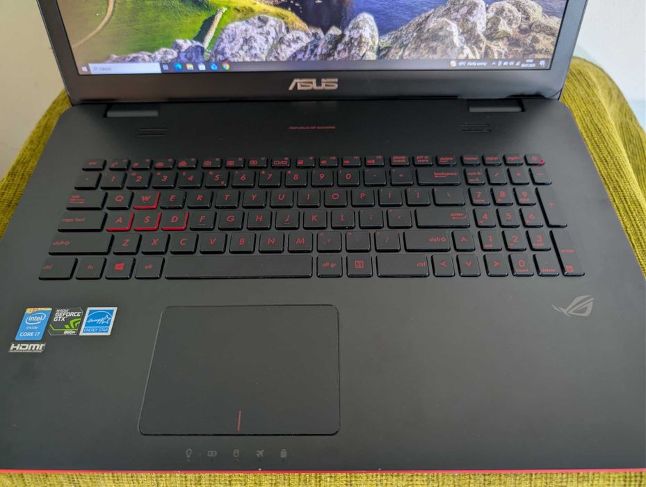 Laptop ASUS ROG G771JM procesor Intel Core i7-4710HQ , 17.3", Full HD, 8GB, ssd 128 gb, nVIDIA GeForce GTX 860M 4GB