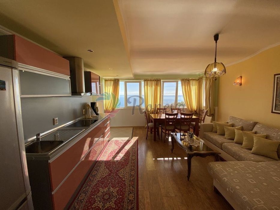 Продава се Къща в Балчик - 256 кв.м за 879 €/кв.м - Снимка #2