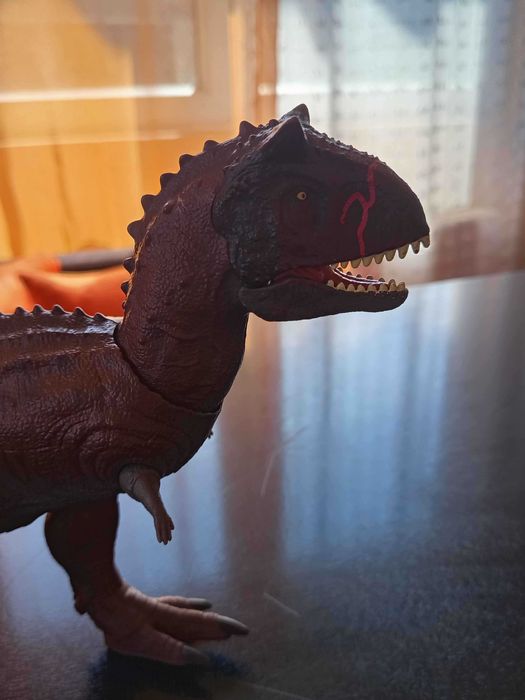 Carnotaurus Jurassic World Toy