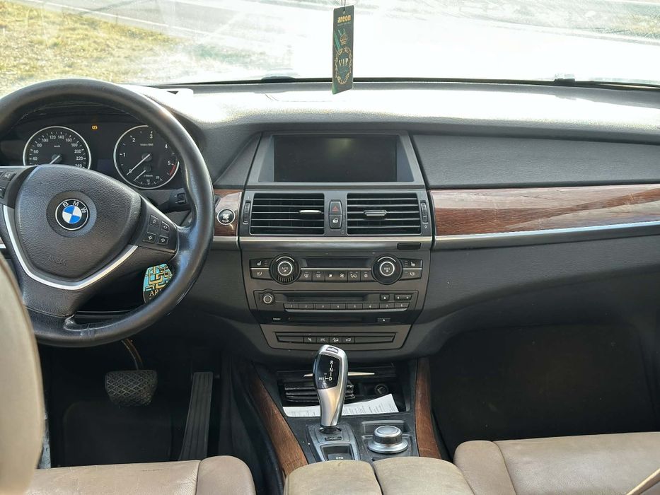 Vând schimb x5 2008