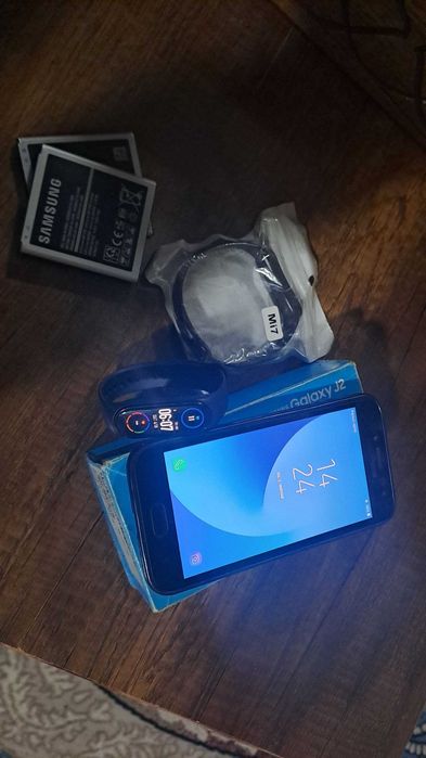 Samsung J2 2019 Va Redmi Mi band7 sotiladi