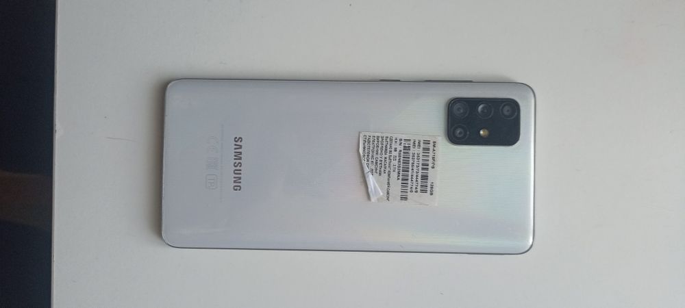 Продам Самсунг а71