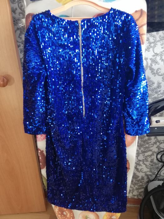 Продам за 5000 2 платья