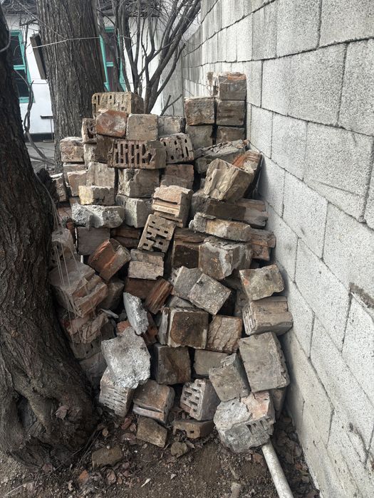 Бесплатно отдам кирпичи