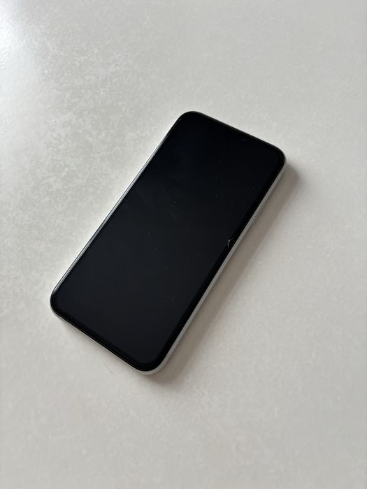 Продам iPhone XR