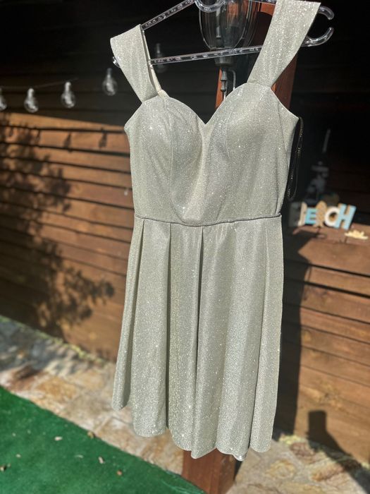 Чисто нова дамска рокля