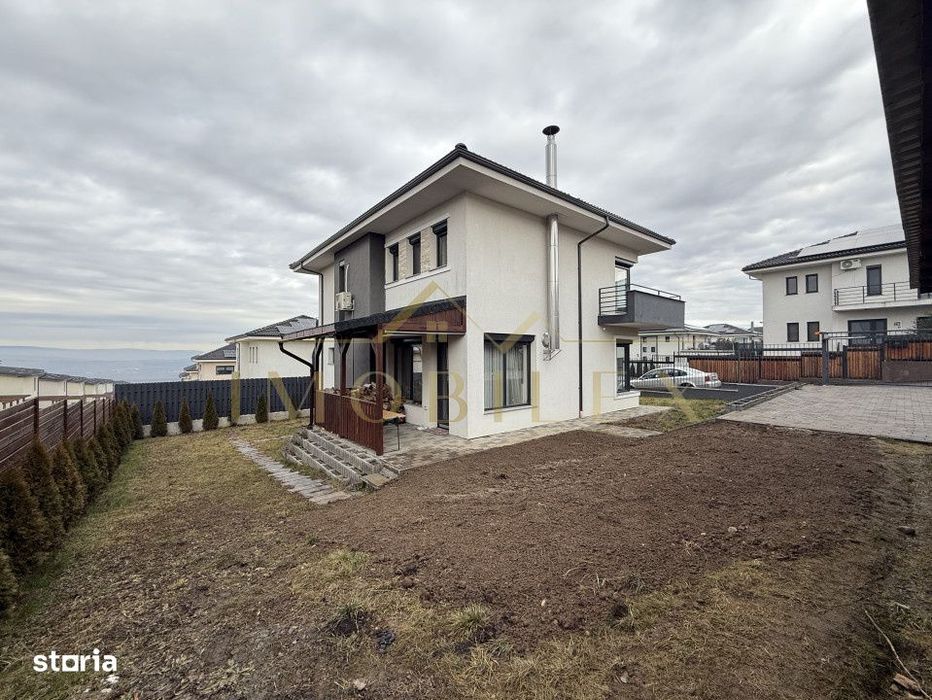 Casa individuala LUX, 4 camere, 3 bai, teren 450mp, zona Dezmir
