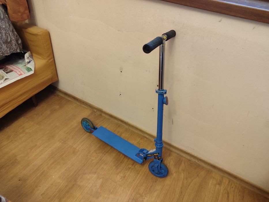 Запазена детска тротинетка с две колела