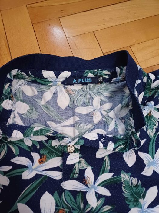 Лот 2 бр Мъжки тениски с флорални мотиви размер XL